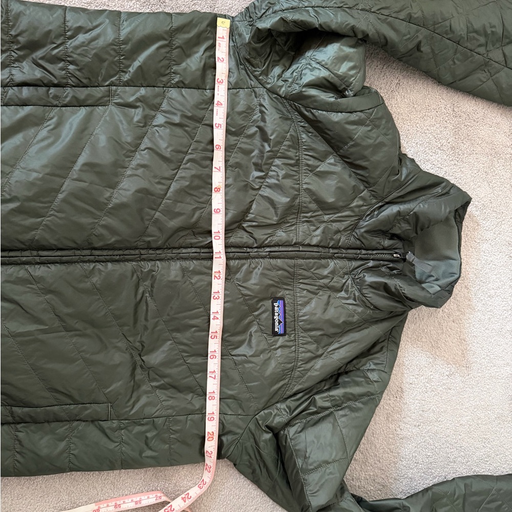 Patagonia Women's Jacket in Dark Green with Logo